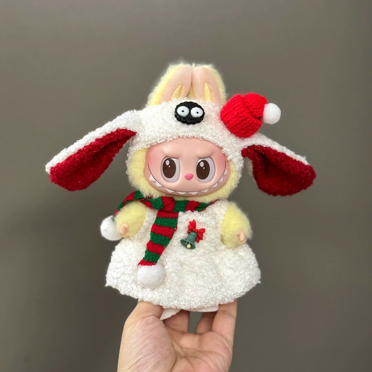 Christmas Outfit & Shoes Set for 6.7-inch (17cm) Vinyl Figures – Labubu & Similar Dolls